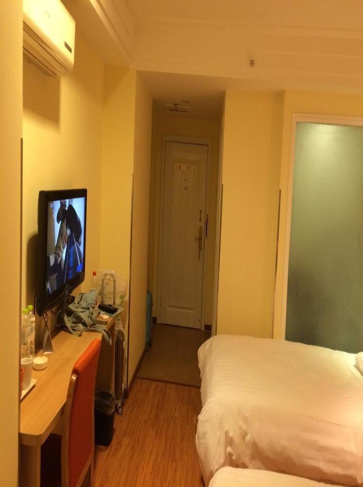 Home Inn Chengdu Kuanzhai Alley New City Square Екстер'єр фото
