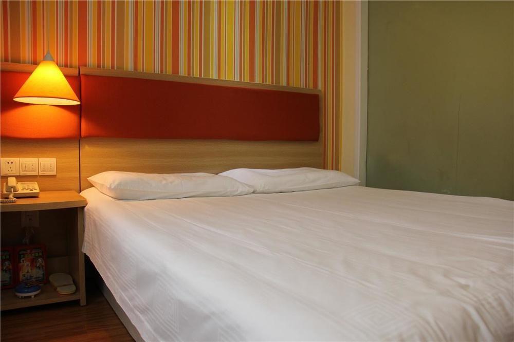Home Inn Chengdu Kuanzhai Alley New City Square Екстер'єр фото