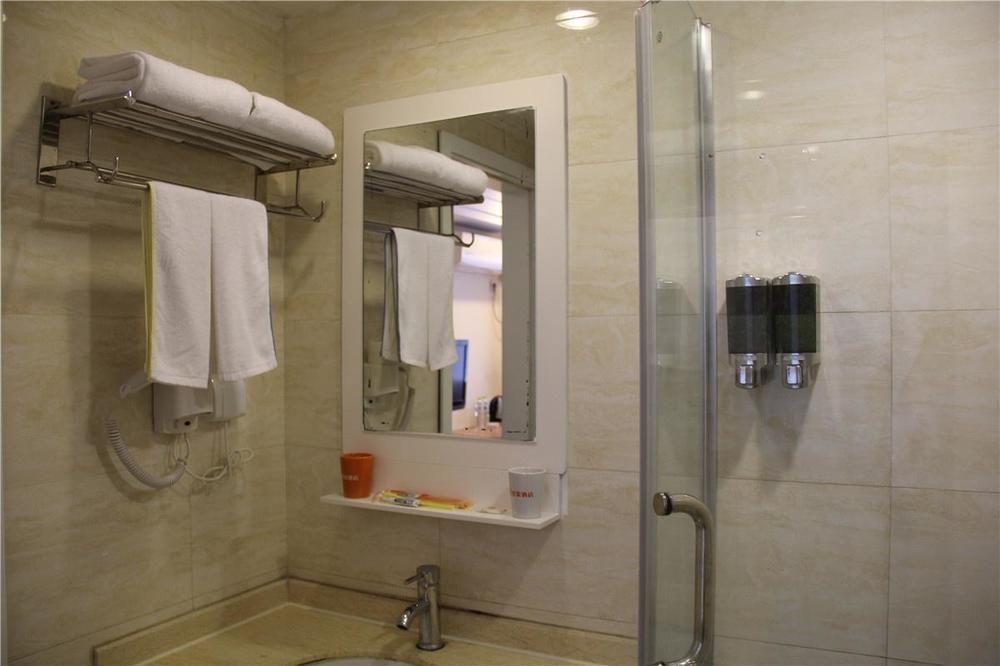 Home Inn Chengdu Kuanzhai Alley New City Square Екстер'єр фото