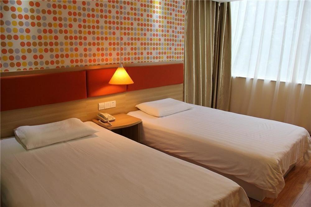 Home Inn Chengdu Kuanzhai Alley New City Square Екстер'єр фото