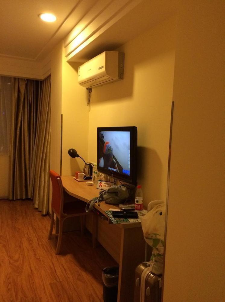 Home Inn Chengdu Kuanzhai Alley New City Square Екстер'єр фото