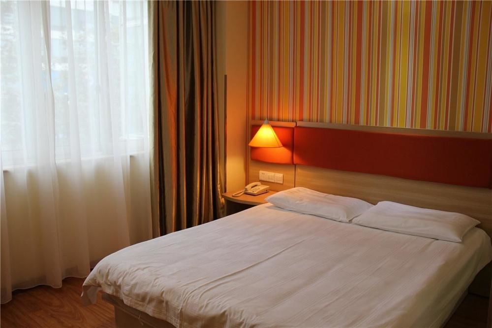 Home Inn Chengdu Kuanzhai Alley New City Square Екстер'єр фото