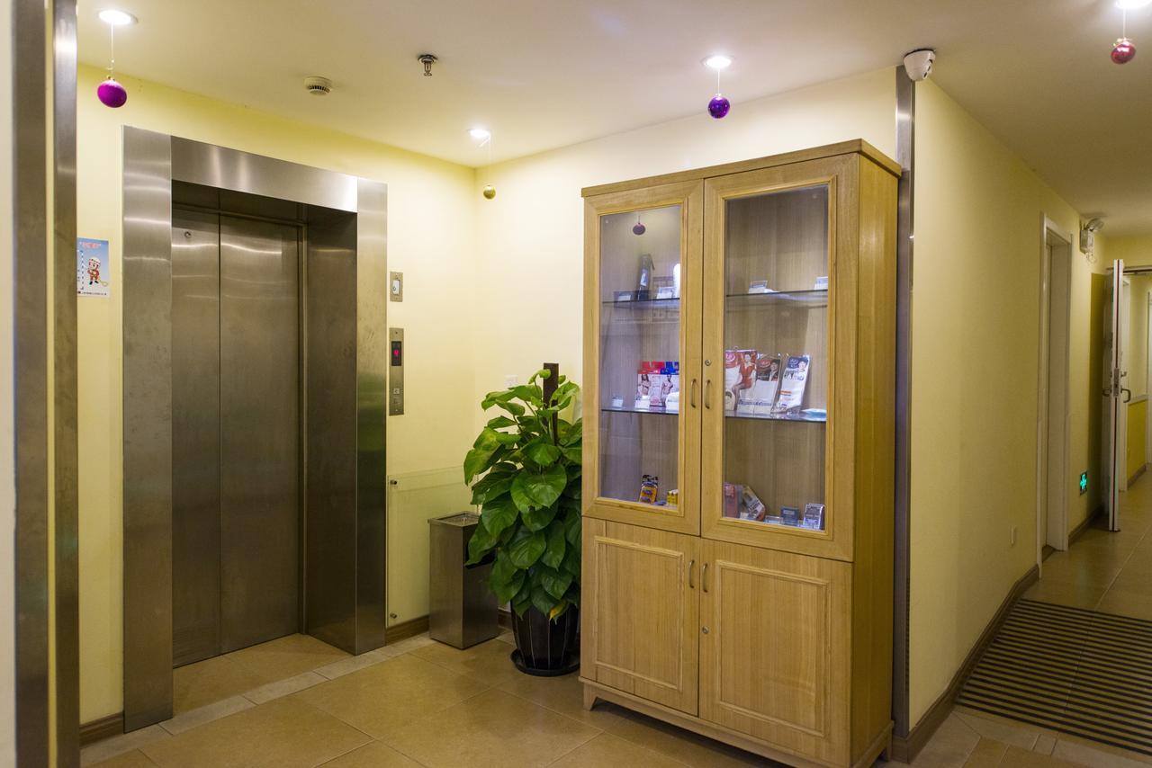 Home Inn Chengdu Kuanzhai Alley New City Square Екстер'єр фото