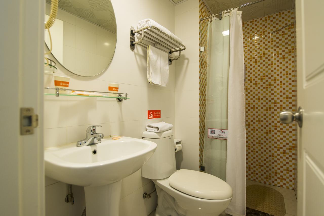 Home Inn Chengdu Kuanzhai Alley New City Square Екстер'єр фото